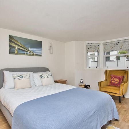 Spacious Seaside Escape In The Heart Of Deal, 4 Mins From The Beach Екстериор снимка