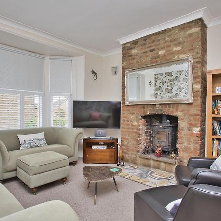 Spacious Seaside Escape In The Heart Of Deal, 4 Mins From The Beach Екстериор снимка