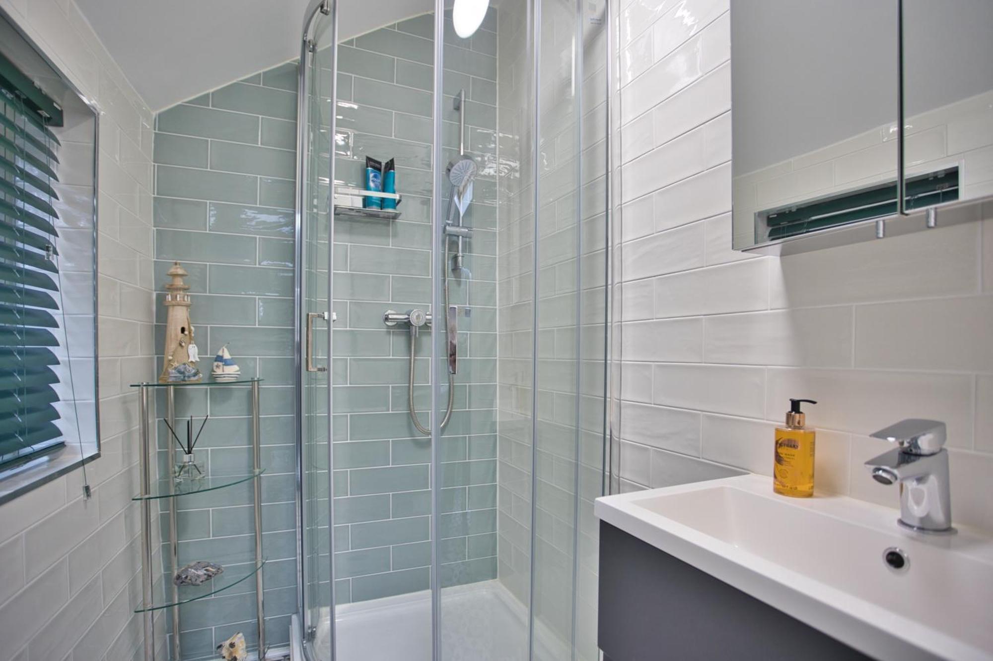 Spacious Seaside Escape In The Heart Of Deal, 4 Mins From The Beach Екстериор снимка