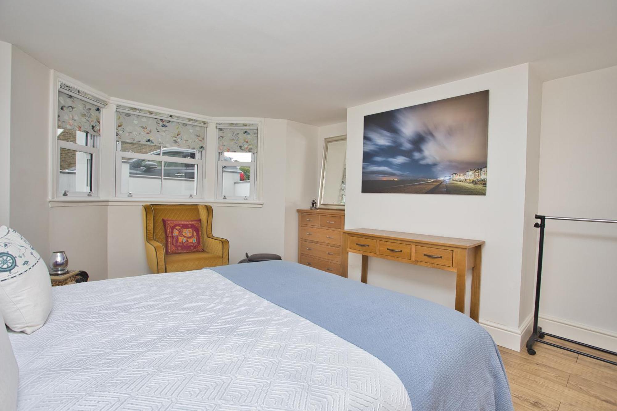 Spacious Seaside Escape In The Heart Of Deal, 4 Mins From The Beach Екстериор снимка