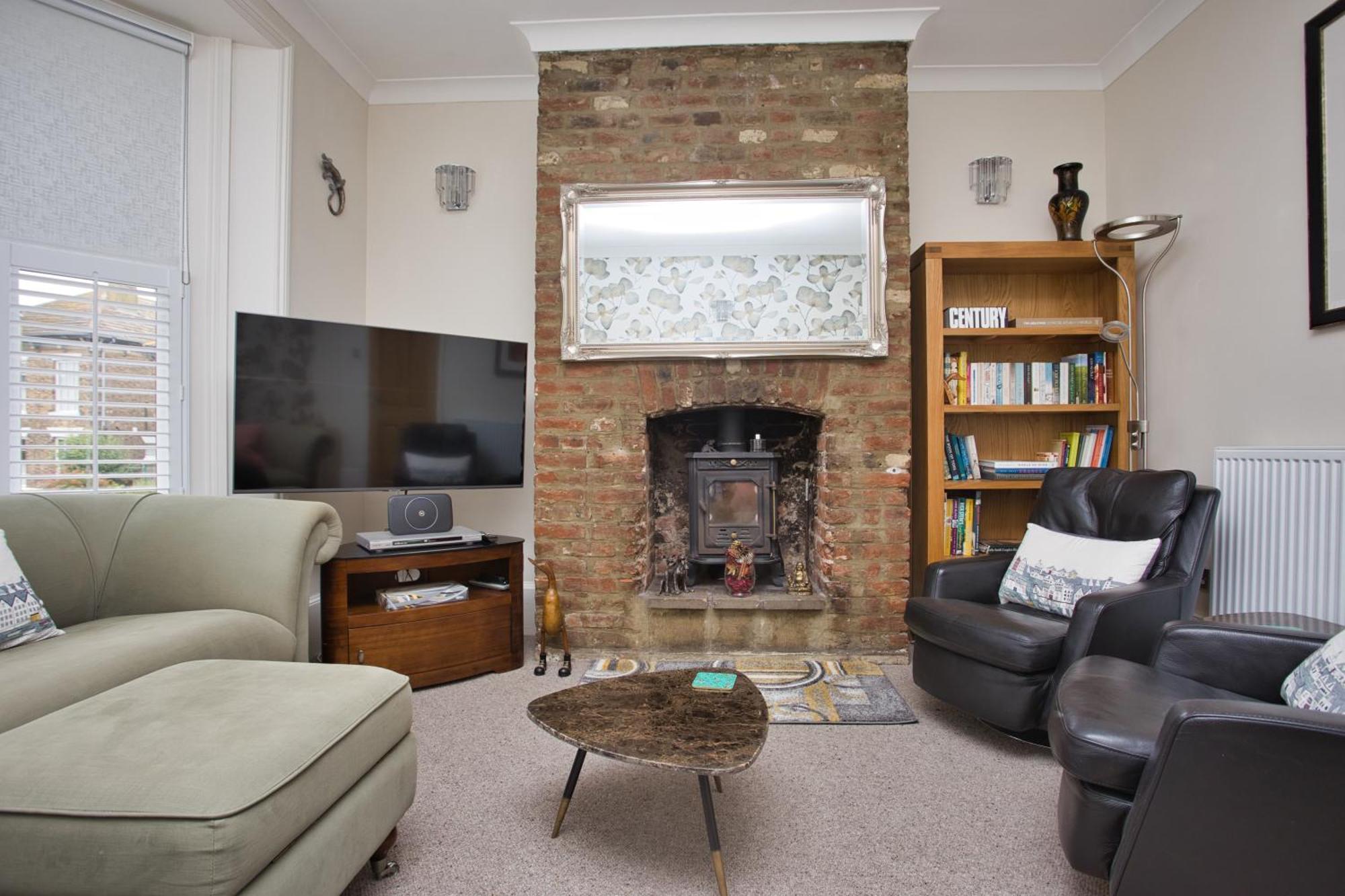 Spacious Seaside Escape In The Heart Of Deal, 4 Mins From The Beach Екстериор снимка