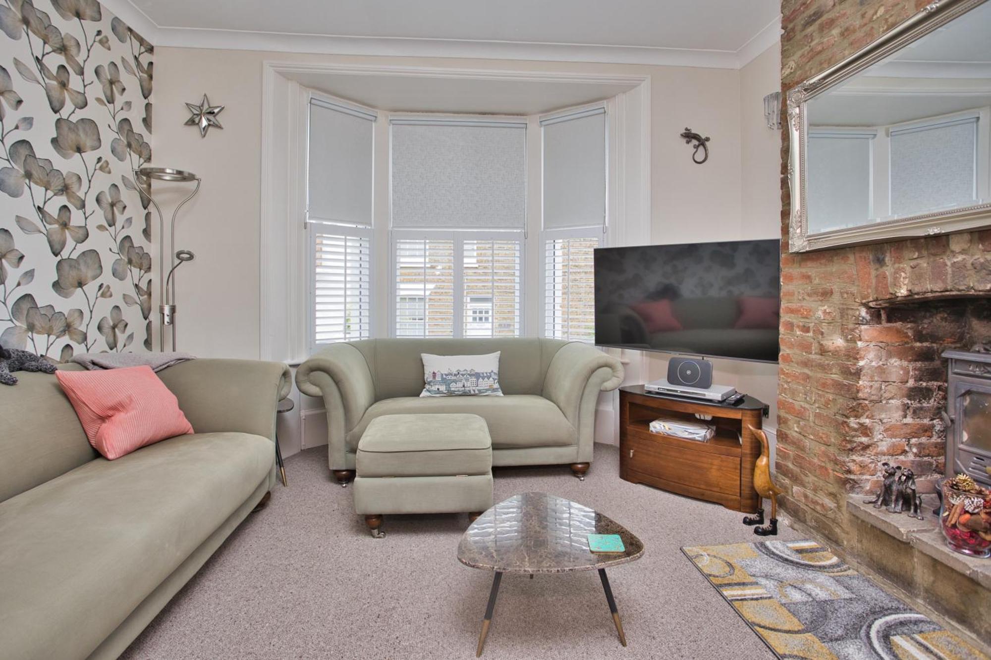 Spacious Seaside Escape In The Heart Of Deal, 4 Mins From The Beach Екстериор снимка